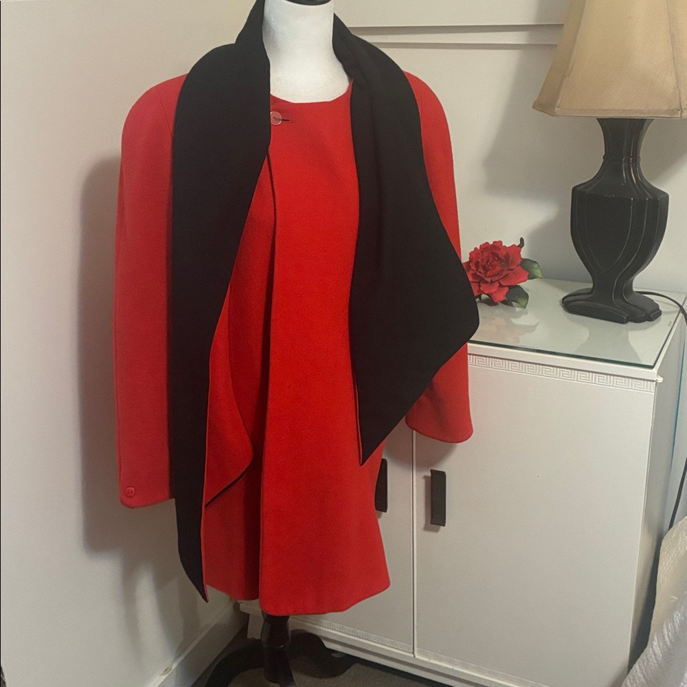 Vintage Elegant Red Wool Women's Coat Size 8 - Picture 2 of 8